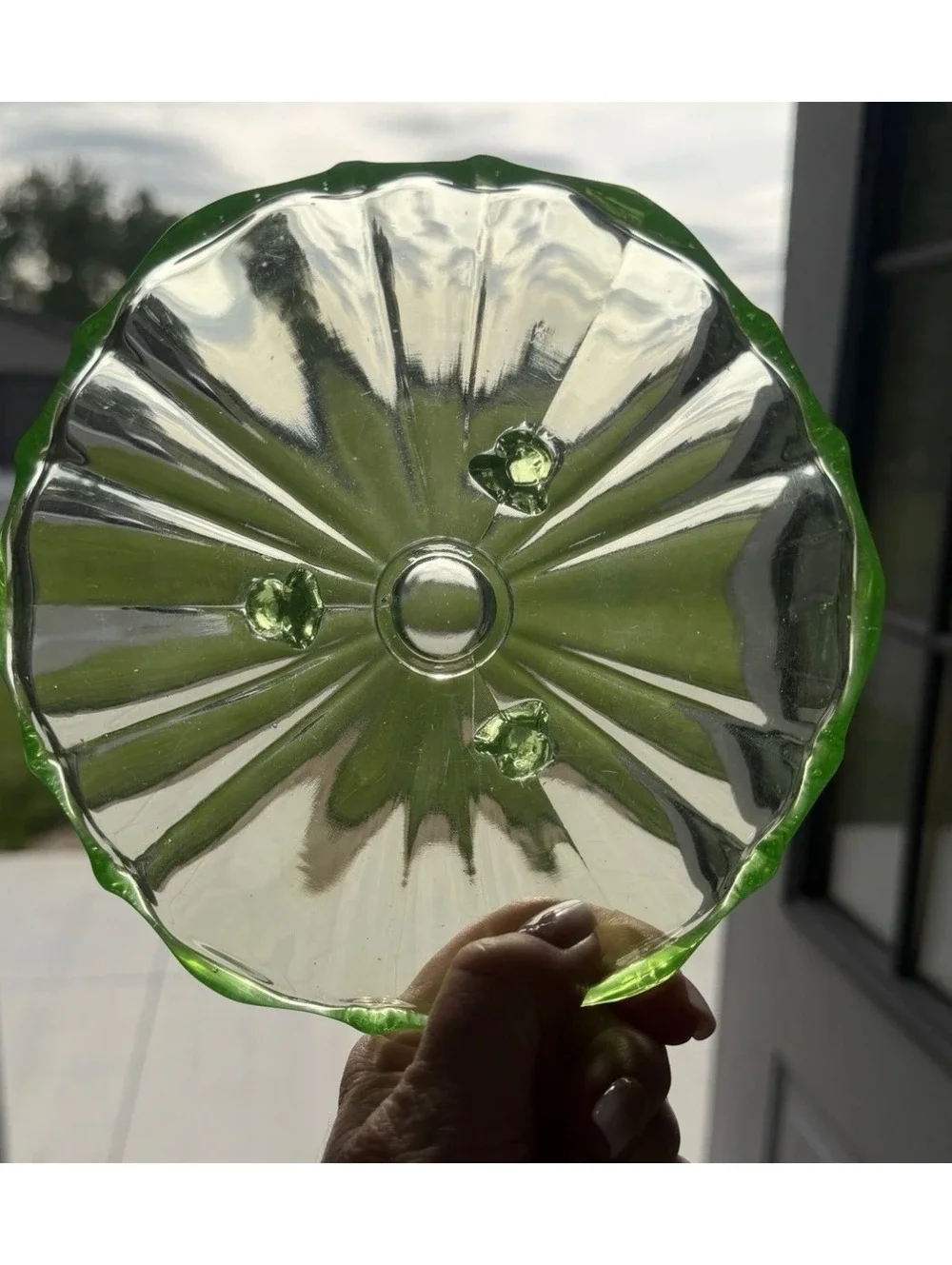 Uranium Glass 3-Footed Scalloped Bowl Vaseline Green Depression *Read Chip
